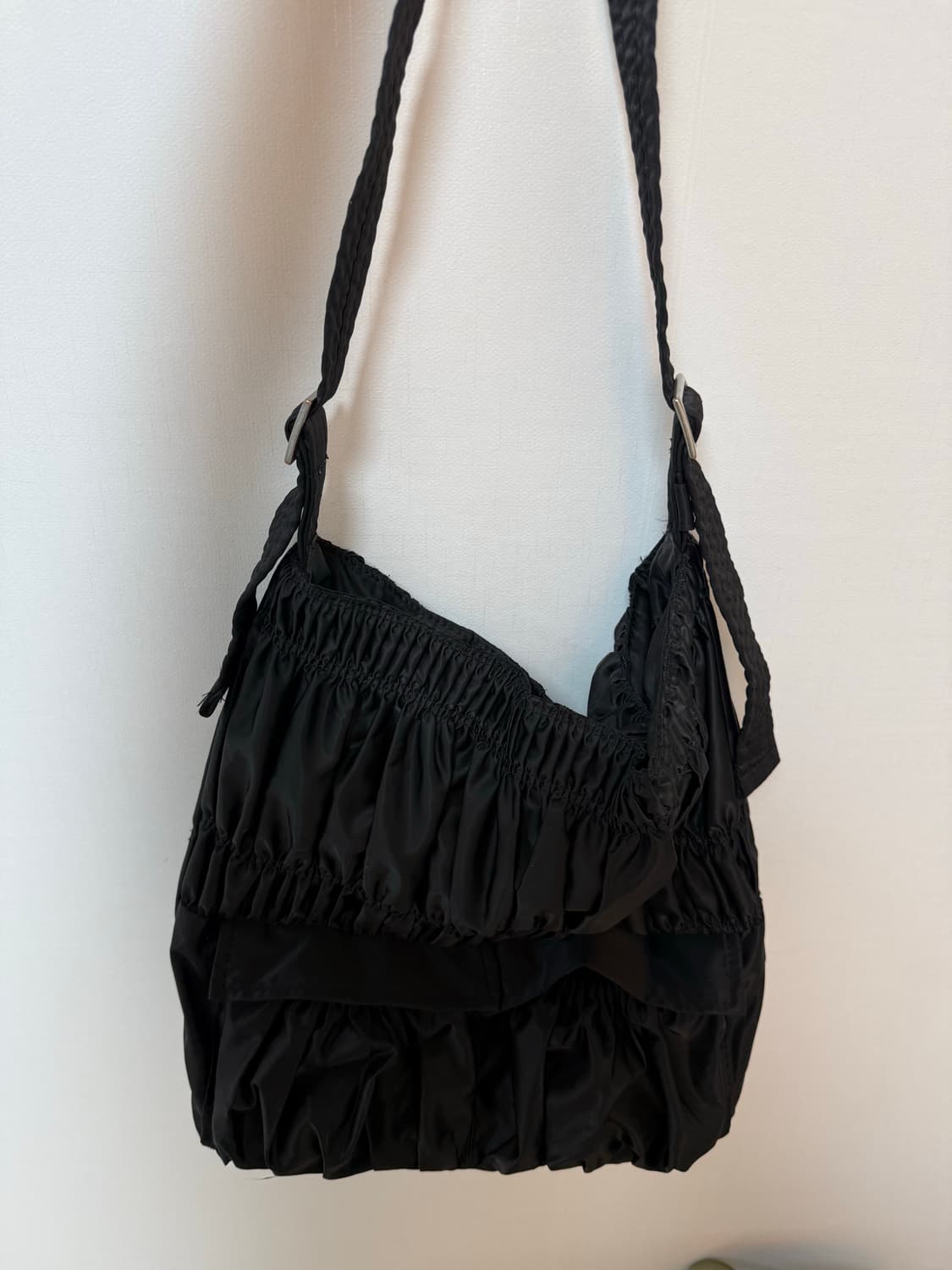 얀시시 페어리 호보백 블랙 상품이미지1