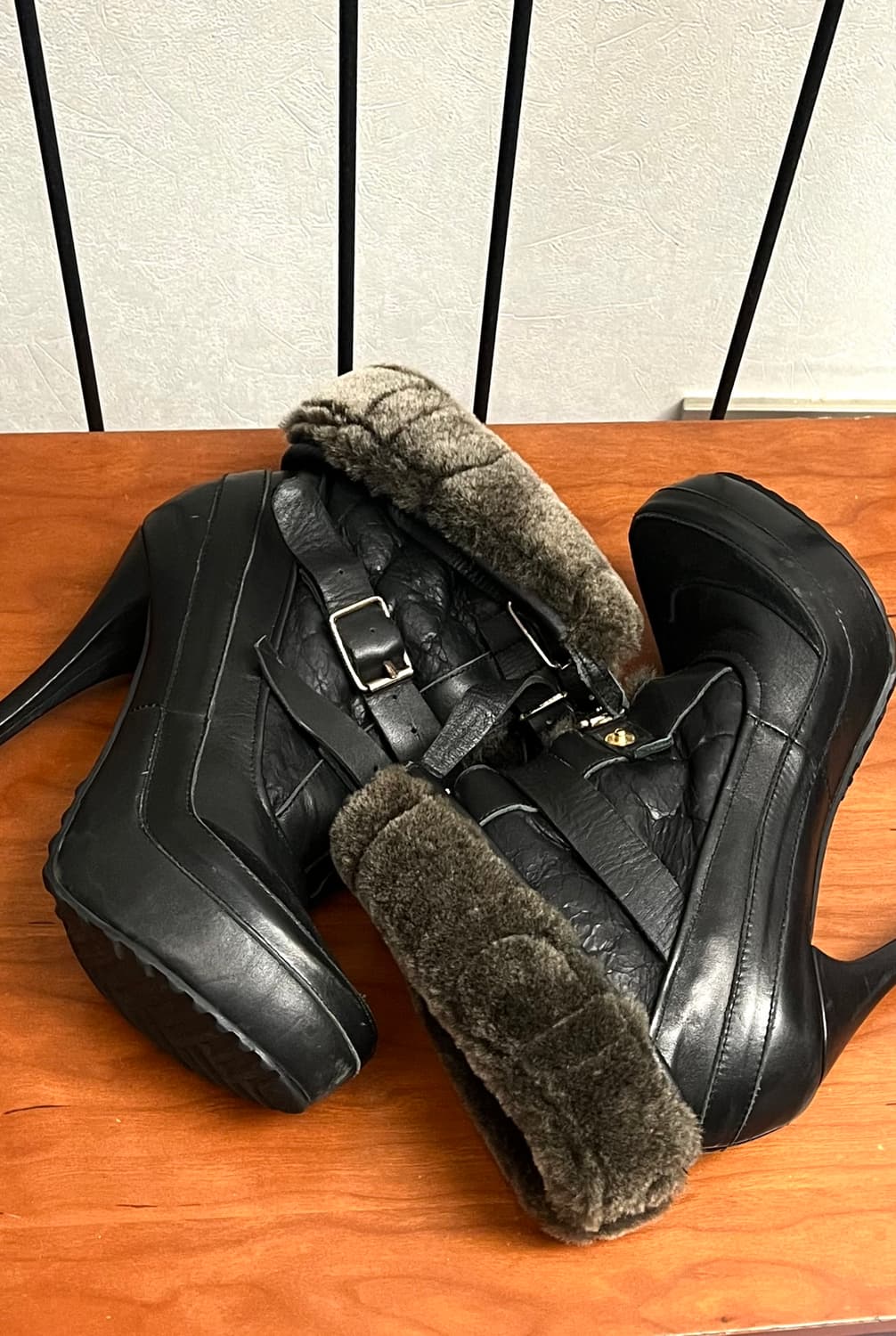 burberry prorsum 2010 런웨이 퍼 트리밍 하이힐 부츠 상품이미지9