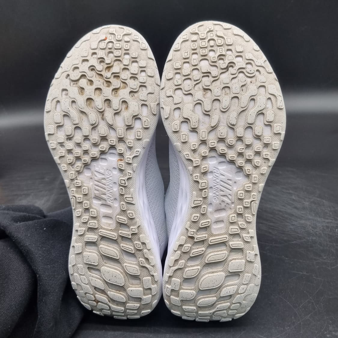 나이키 레볼루션6 운동화245  상품이미지3