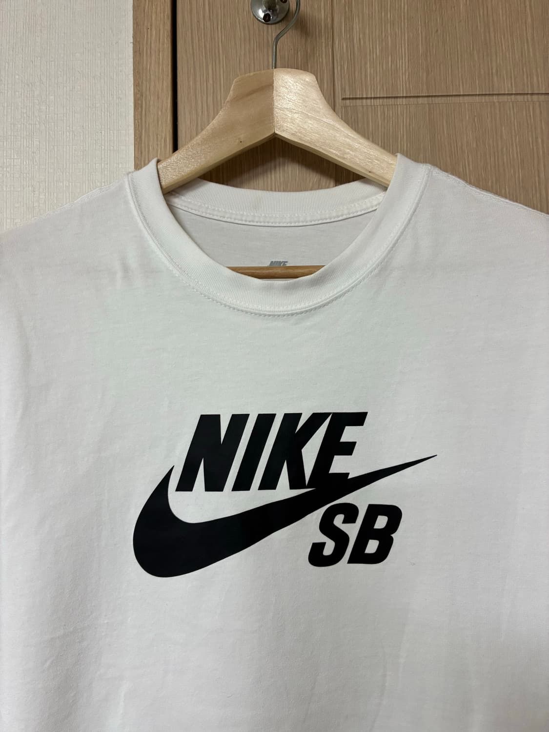 [L]나이키SB 로고 루즈핏 티셔츠 화이트 상품이미지2