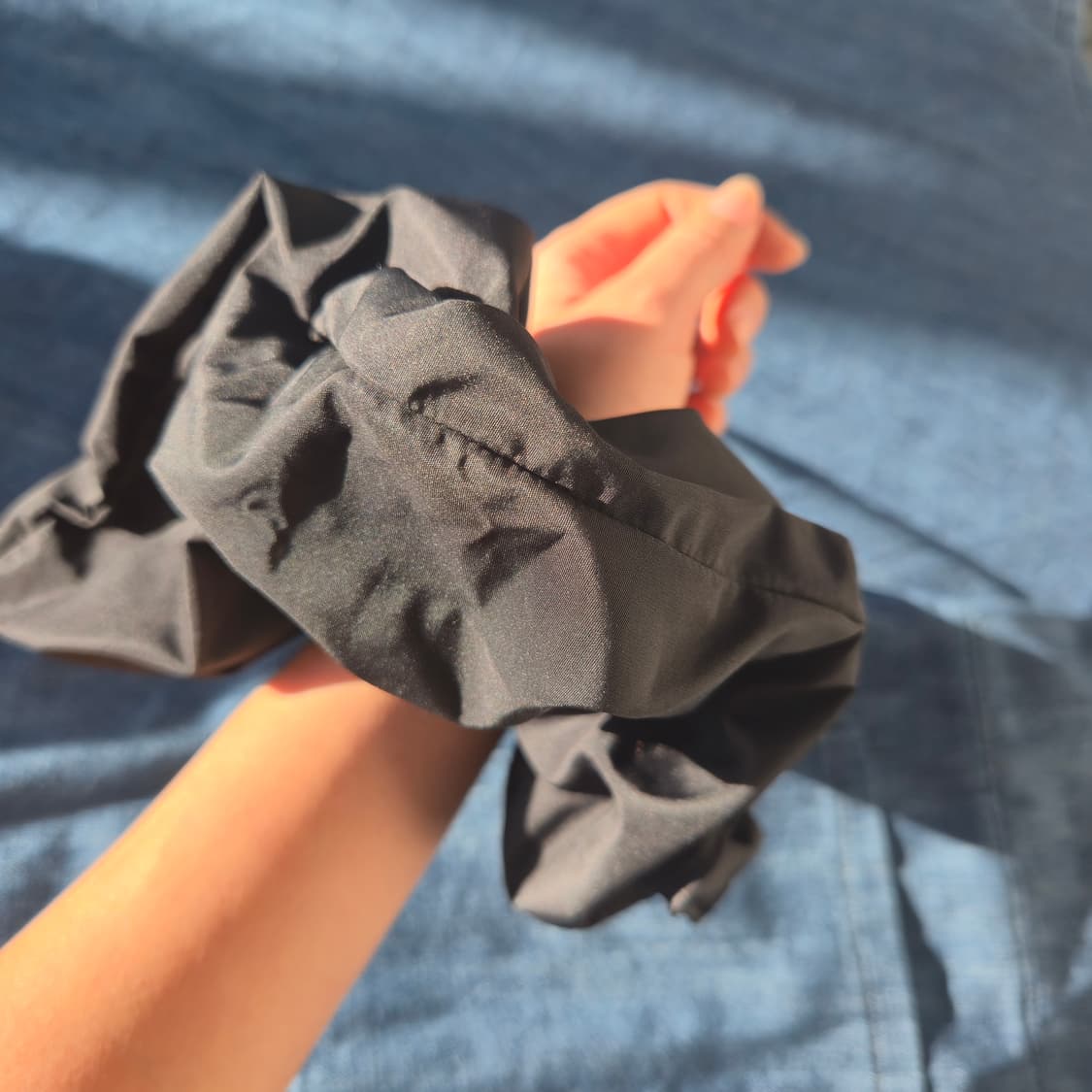 Large ​블랙 무지 곱창 헤어스크런치 상품이미지2