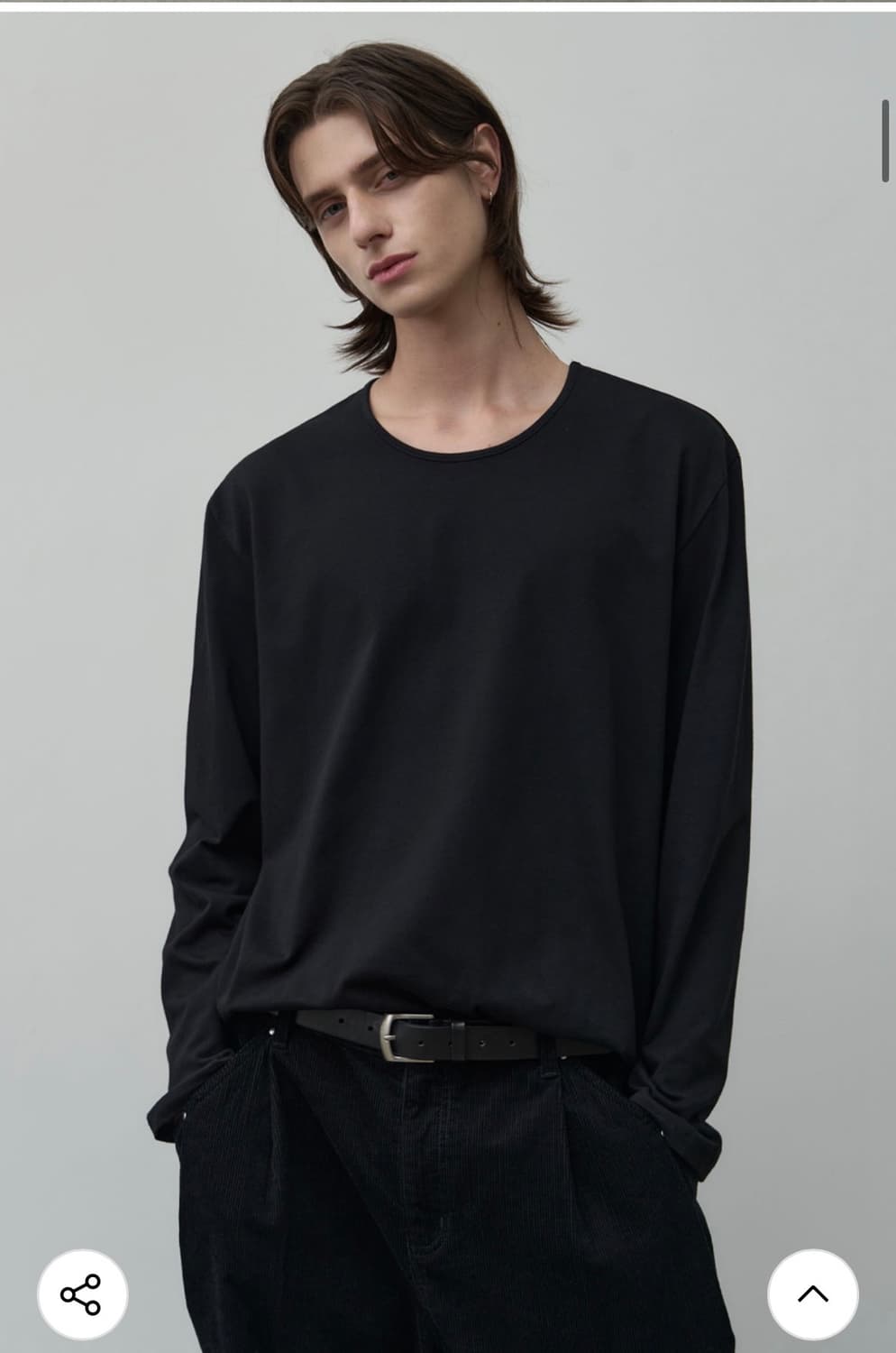 (새상품)(L) 알리스 플루이드 U넥 크롭 롱 슬리브 티셔츠 BLACK 상품이미지1