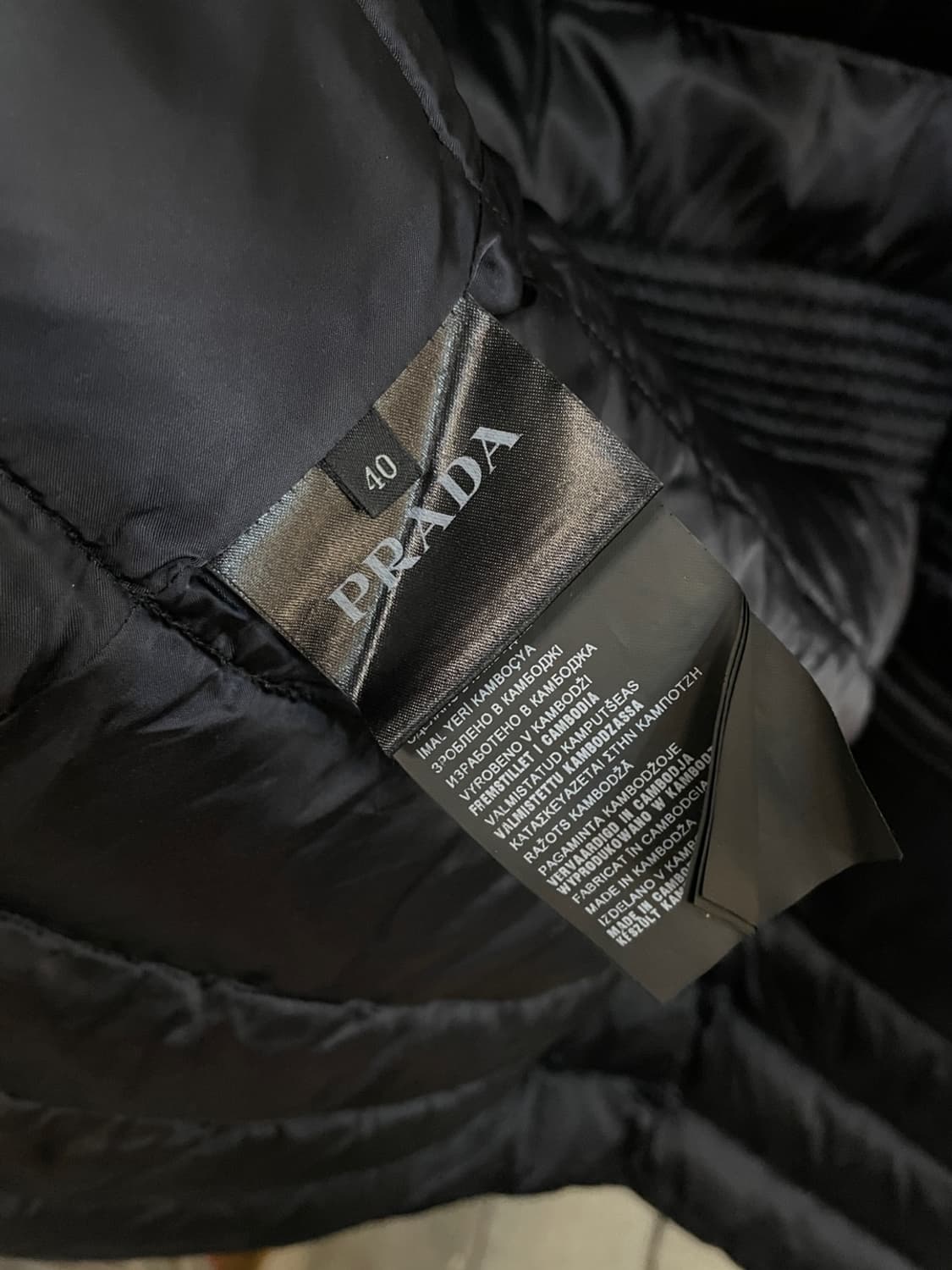 프라다 삼각 로고 피우미노 밴딩 롱 패딩  상품이미지8