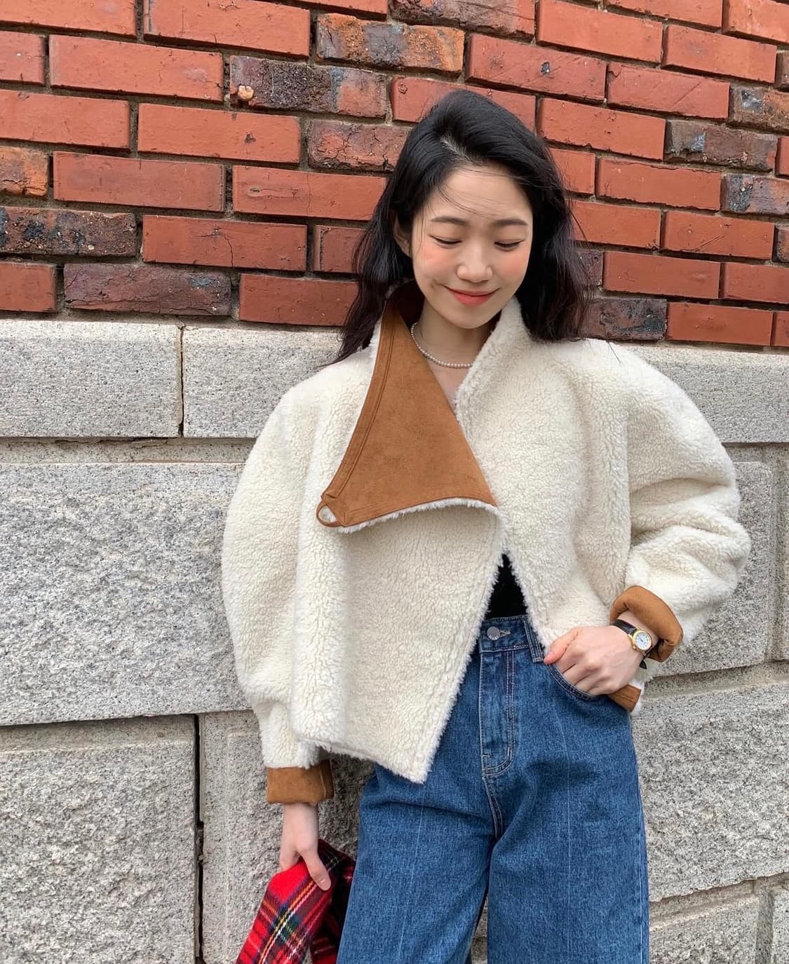 리버시블 에코퍼 크롭 하이넥 무스탕 상품이미지1