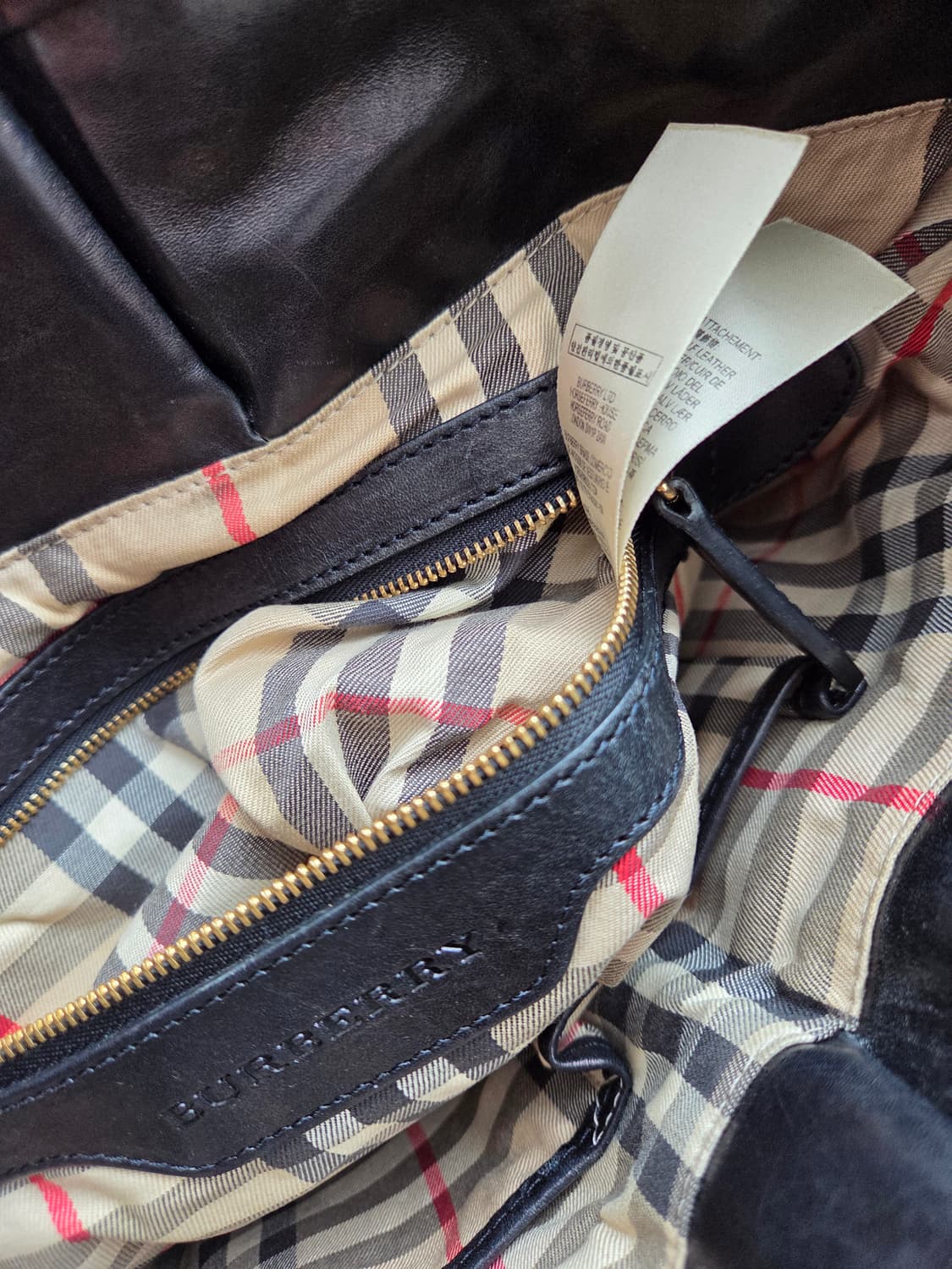 버버리  소가죽 블랙 솔더 크로스백 상품이미지9