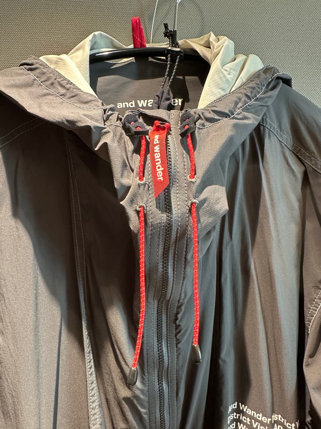 District Vision x And Wander 집업후디 인드브레이커 상품이미지6