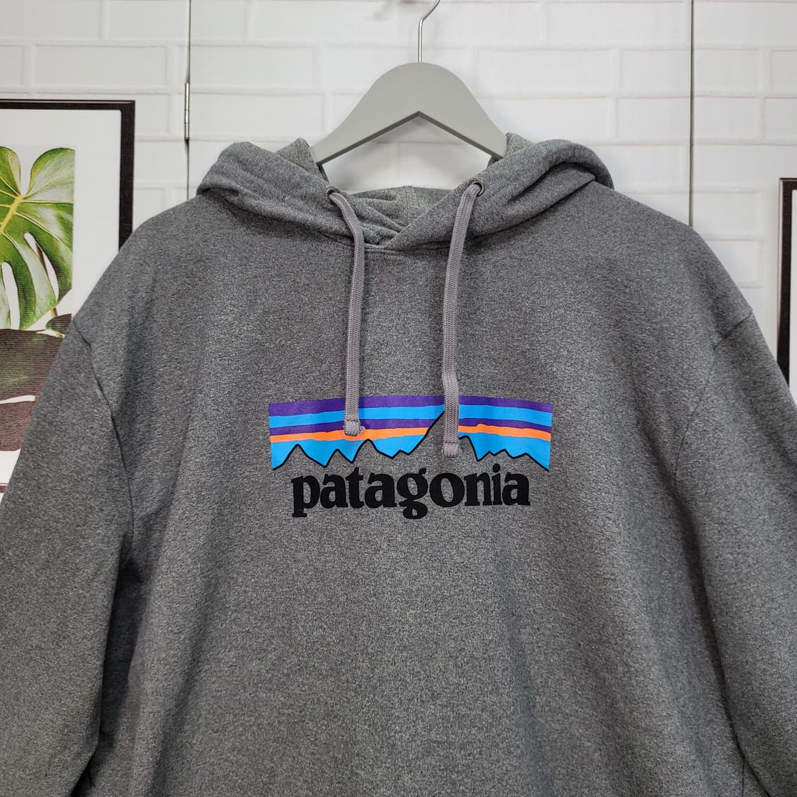 파타고니아 빅 로고 그레이 후드티 후드 티셔츠 2XL사이즈 상태최상 상품이미지3