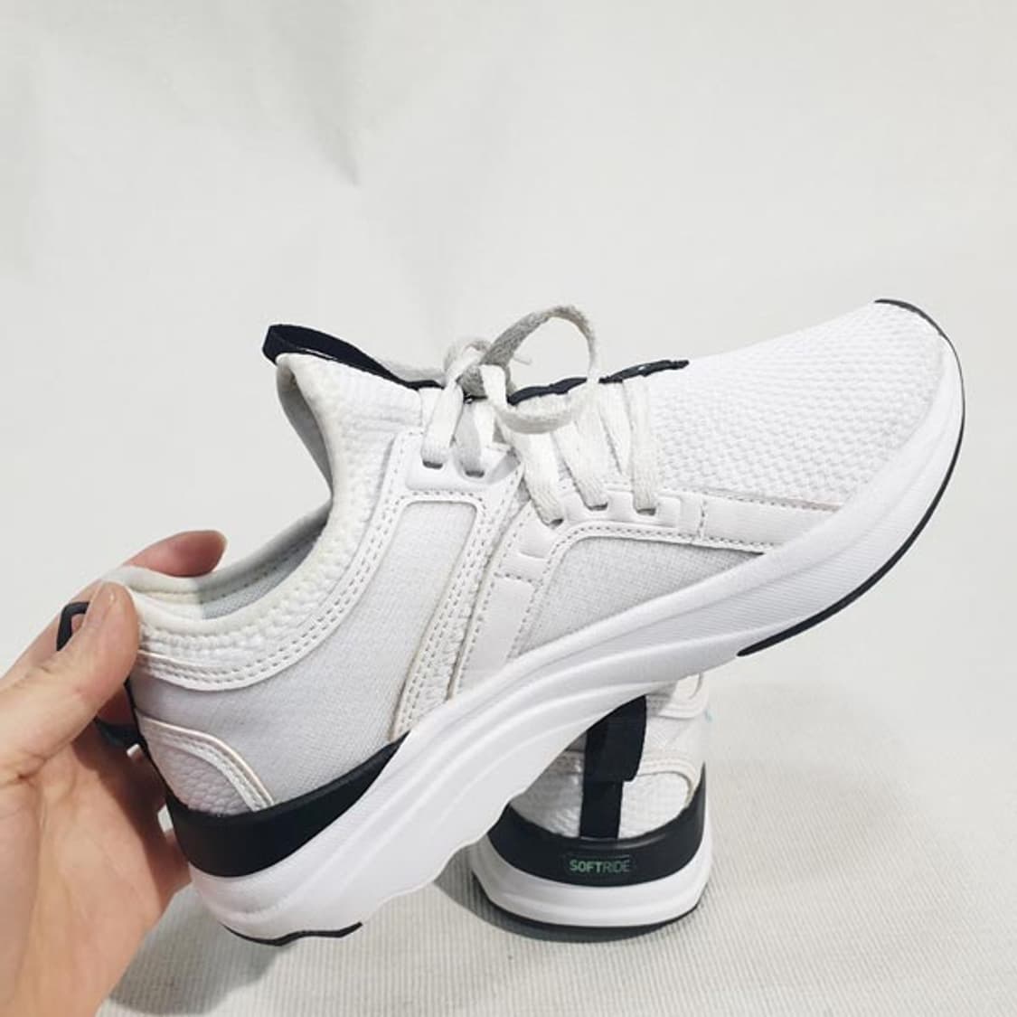 푸마 소프트라이드 소피아 런닝화 230 상품이미지4