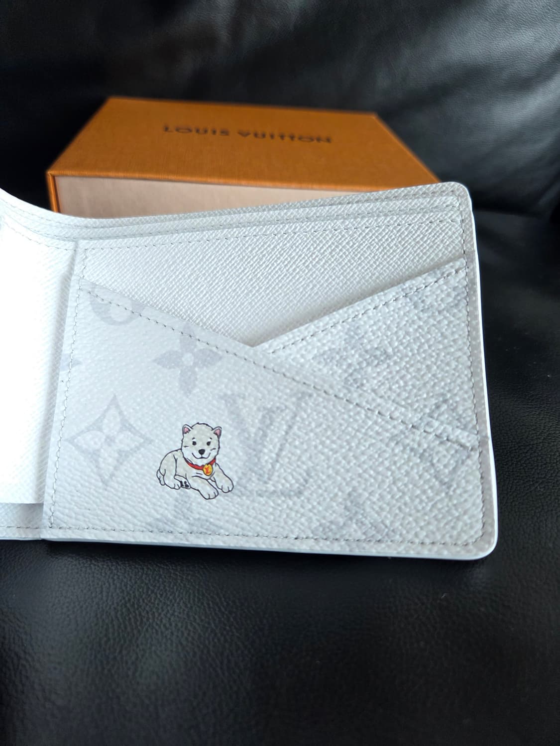 루이비통 한국 한정 강아지 반지갑 상품이미지3