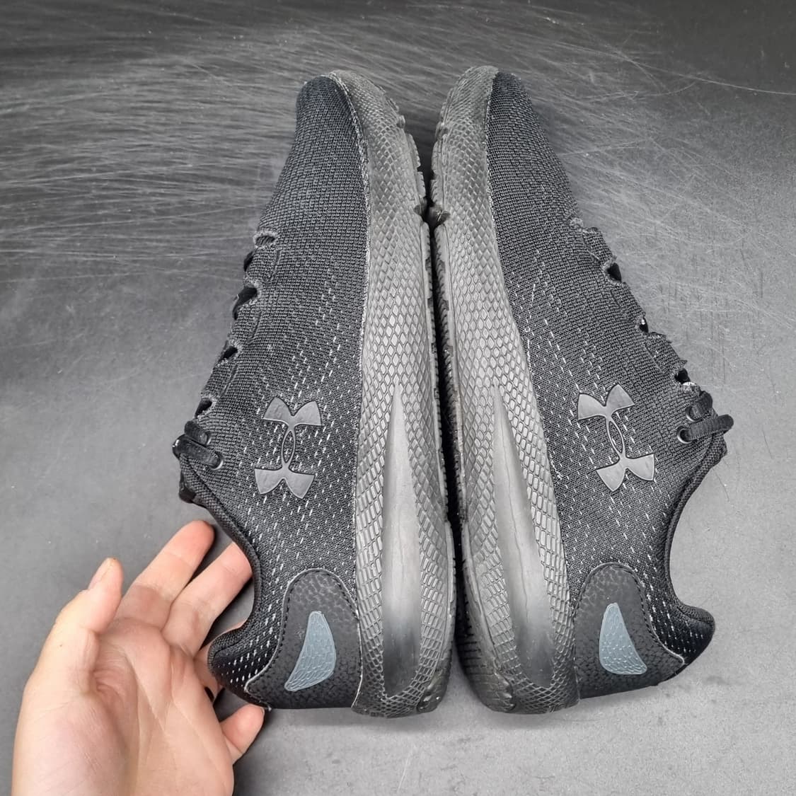 언더아머 차지드퍼스트 런닝화 250 상품이미지5