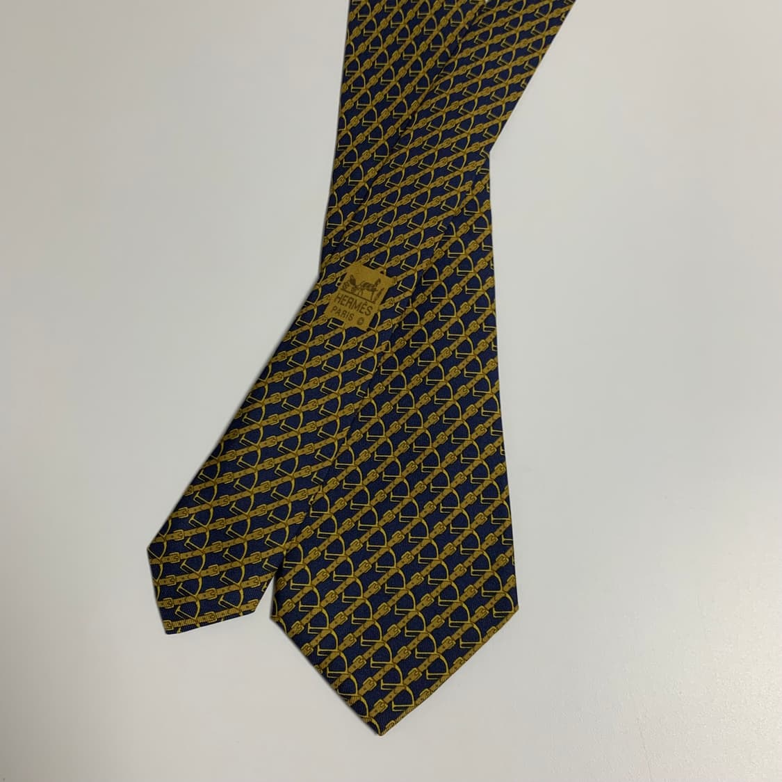 에르메스(HERMES) 기하학적패턴 명품넥타이 A+등급 상품이미지3
