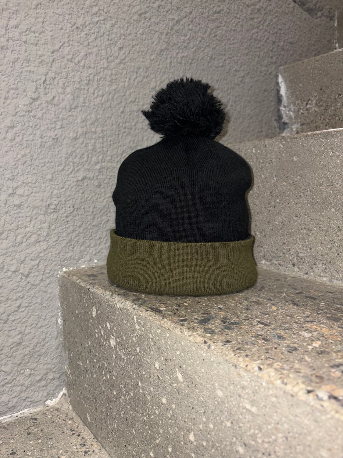 아디다스 배색 폼폼 비니 상품이미지3