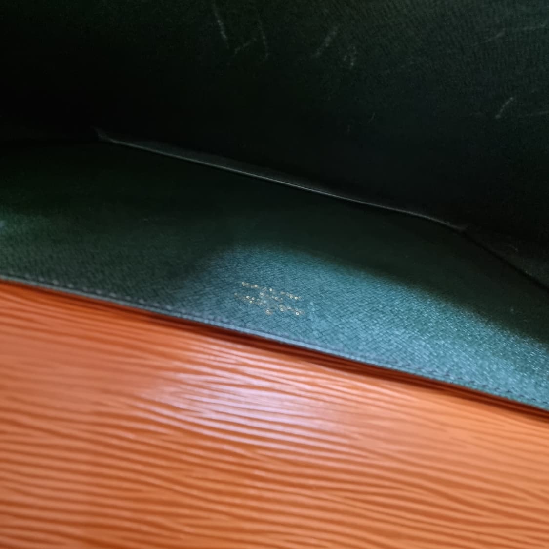 루이비통 에삐 세르비엣 서류가방 카멜 (최상급, 남녀공용 브리프케이스) 상품이미지9