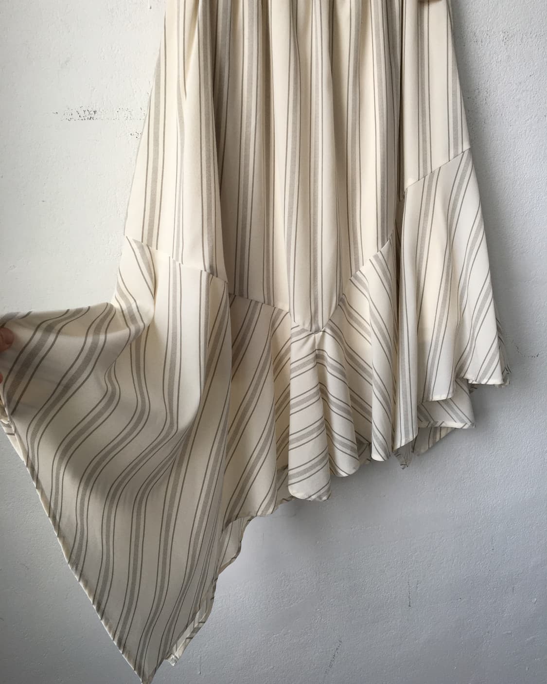 Unbalanced stripe pattern skirt 상품이미지3