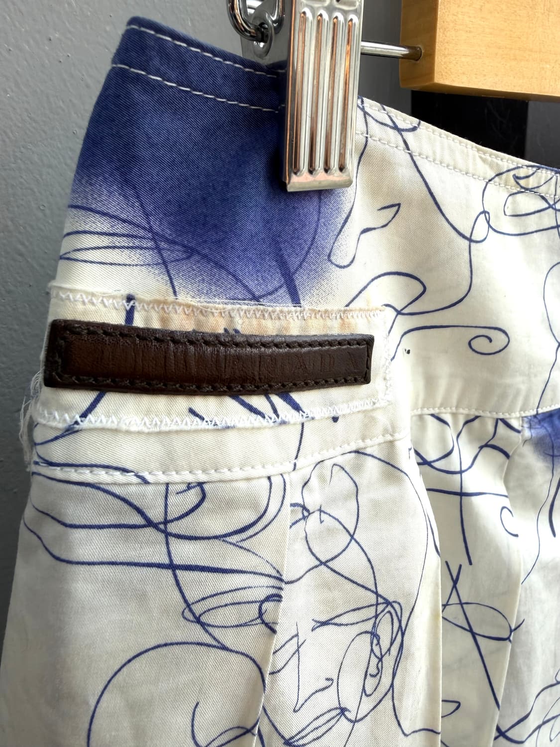 40/ 프라다 레더 로고탭 00AW 스커트 상품이미지6