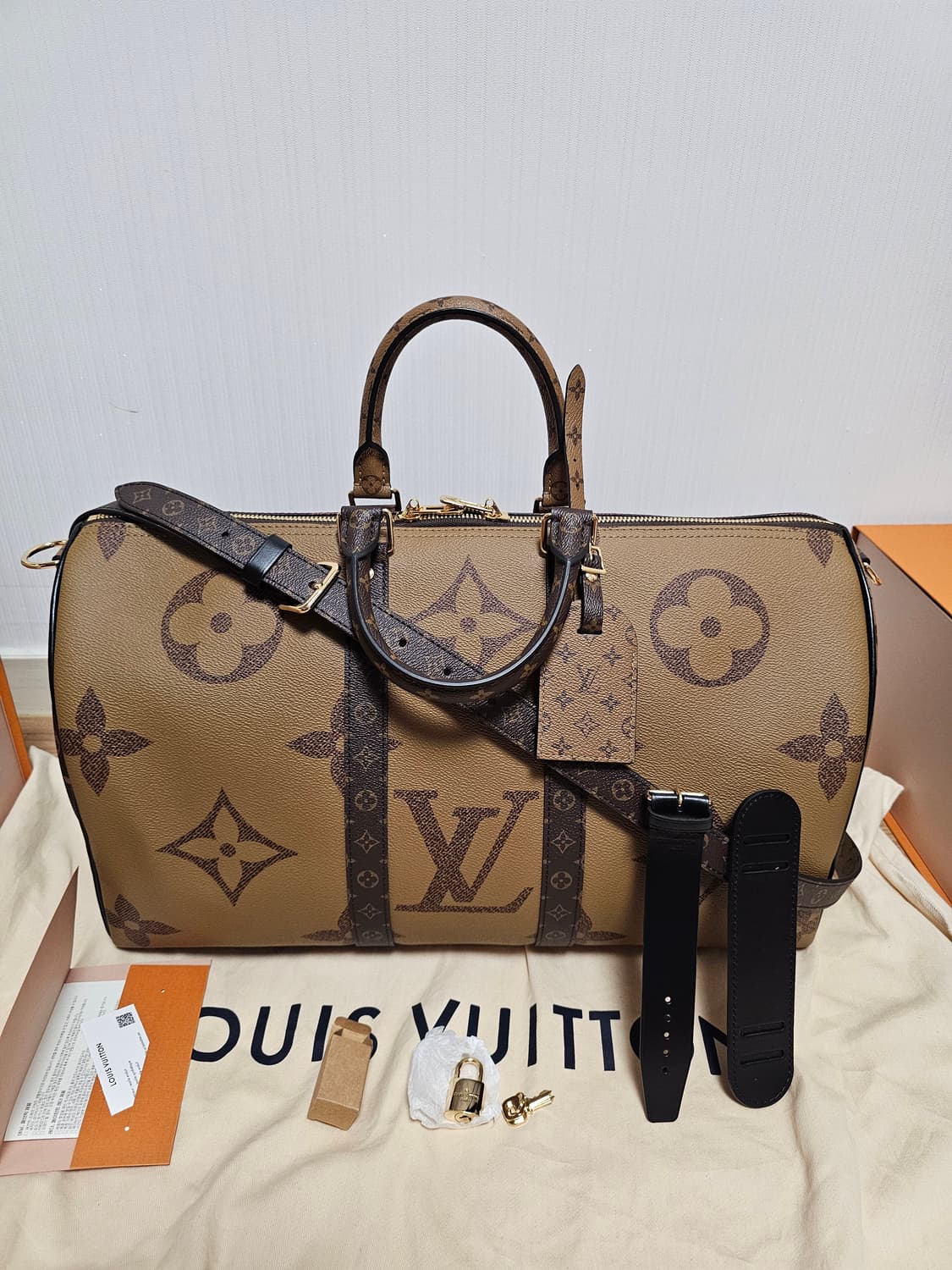 루이비통 리버스 자이언트 모노그램 키폴45 25Fw (새상품) 상품이미지5