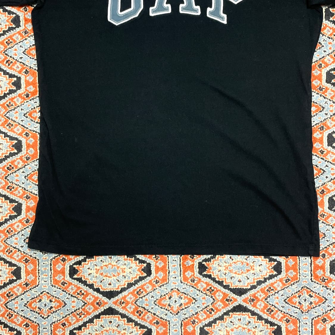 갭 스펠로고 블랙 반팔티셔츠 남성M 상품이미지3