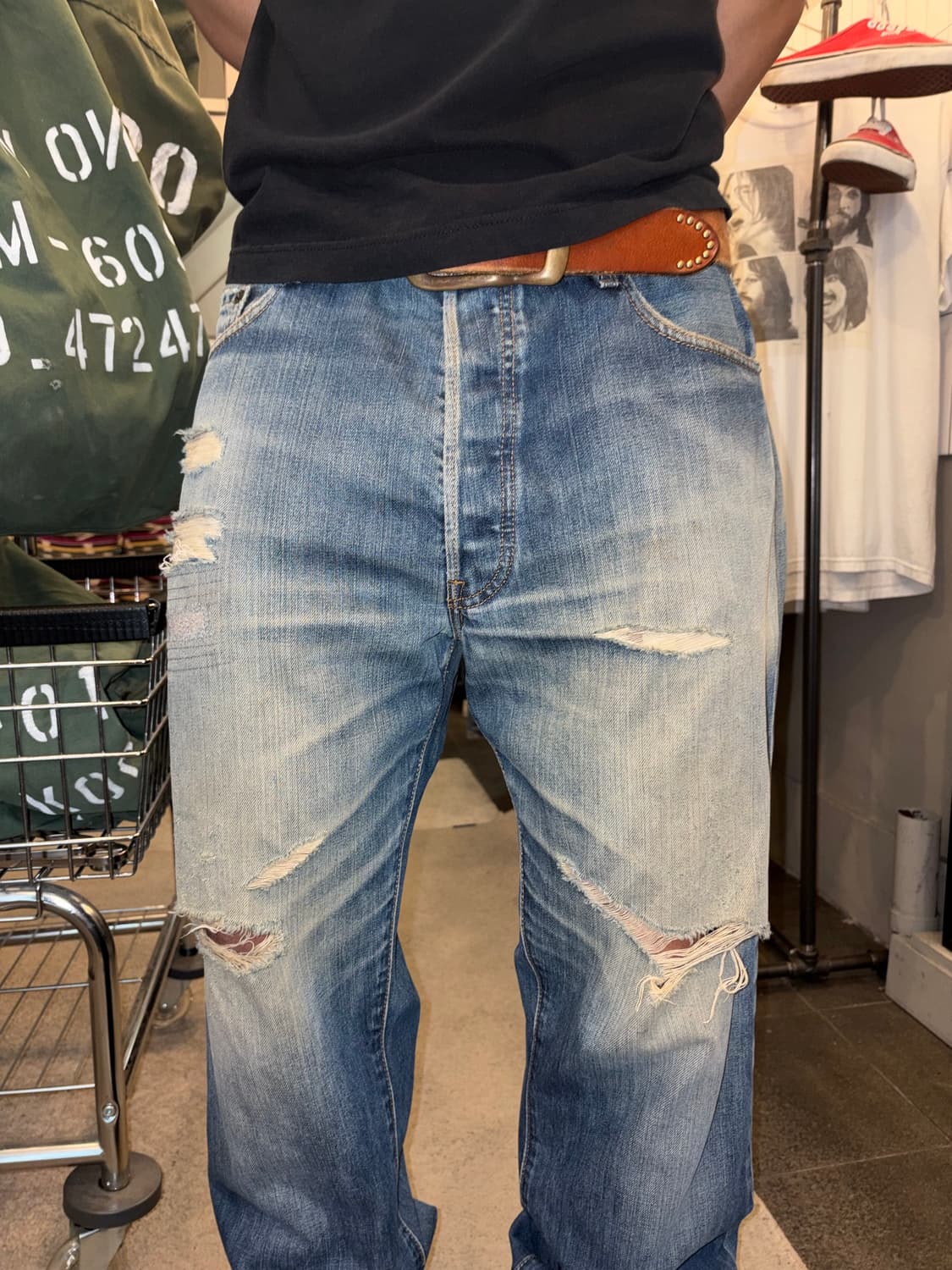 Early 00’s Levi’s 501 repair hard washed 상품이미지5
