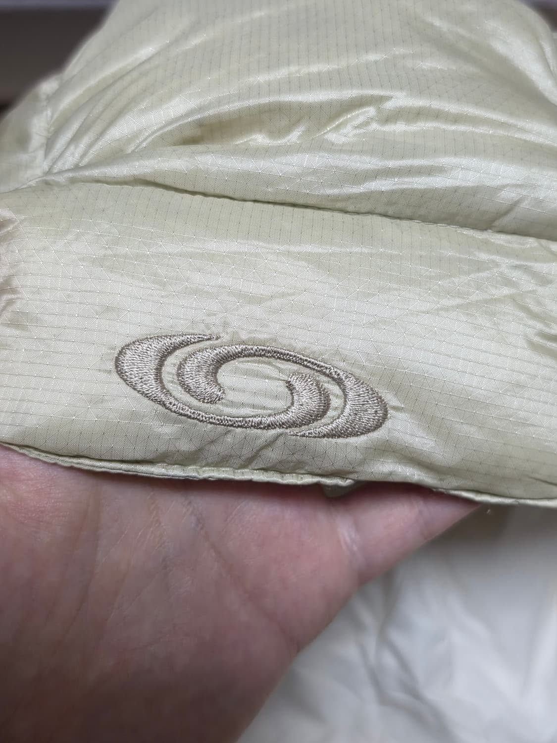 살로몬 덕다운 아이보리 패딩 m 상품이미지6