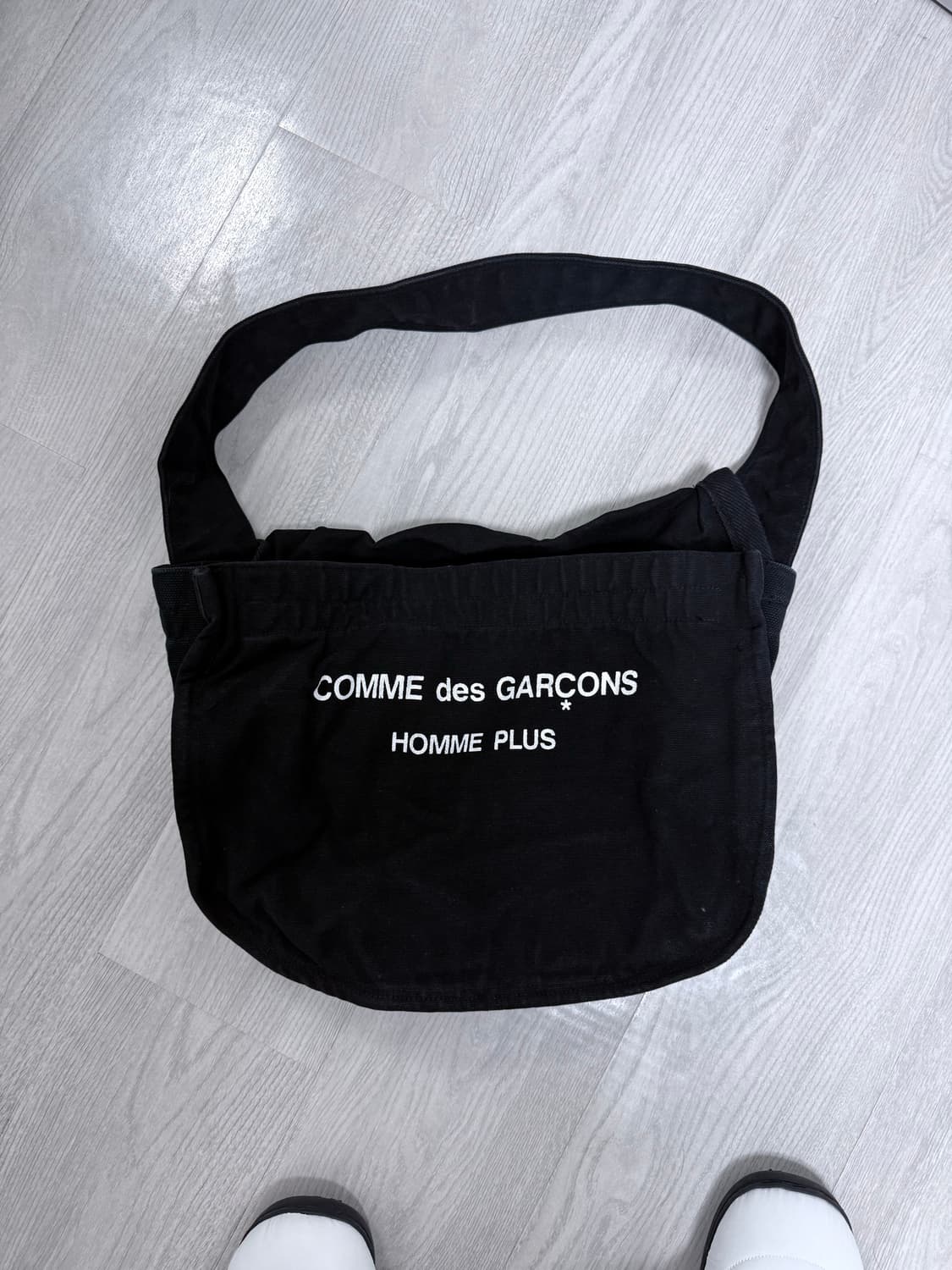 꼼데가르송 옴므 플러스 캔버스 크로스백 상품이미지1