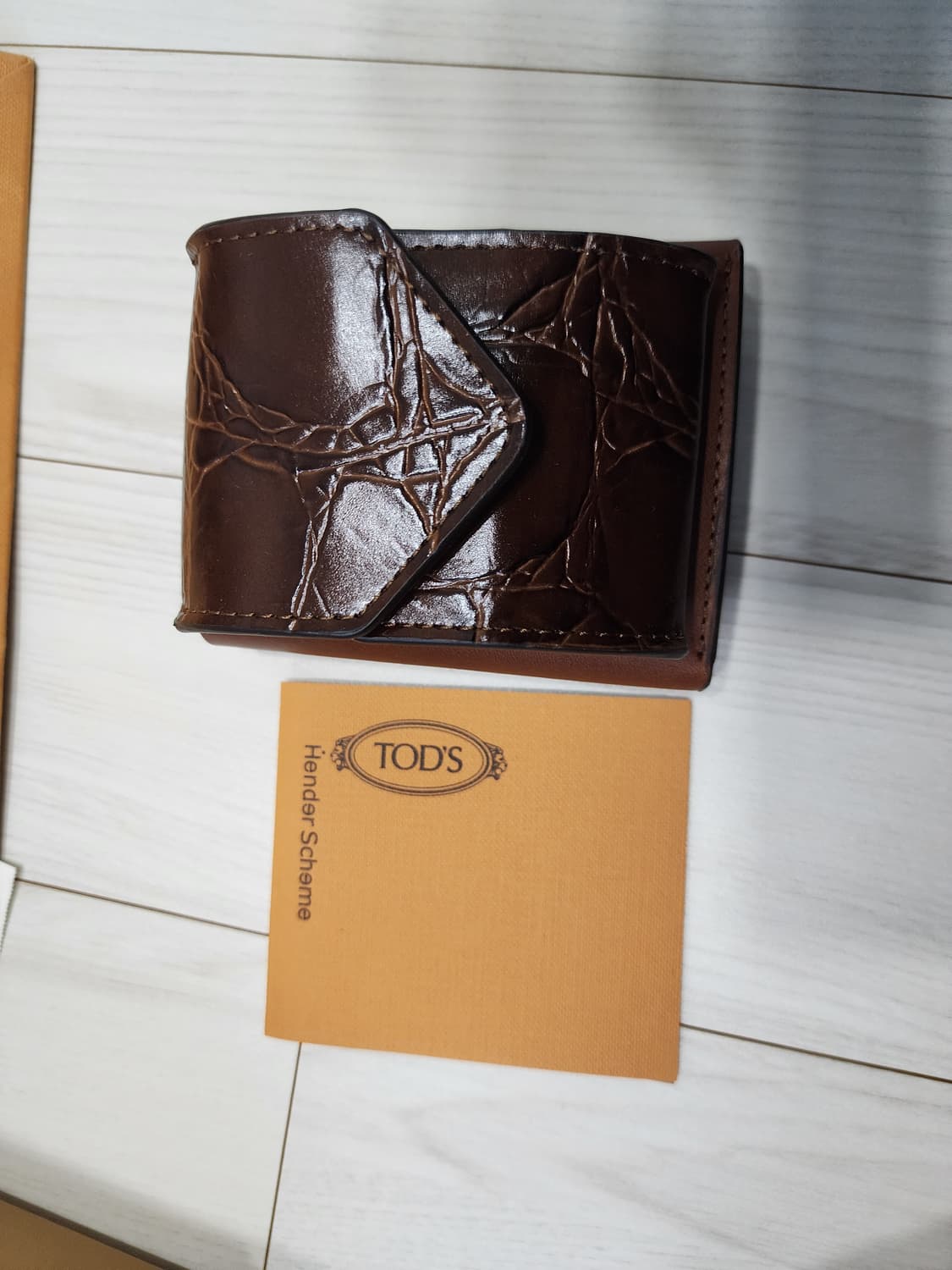 (새제품)Tod's x Henderschem 레더지갑 토즈 헨더스킴 상품이미지1