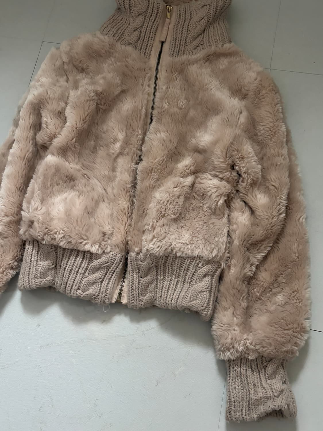 • beige fur zip-up 상품이미지6