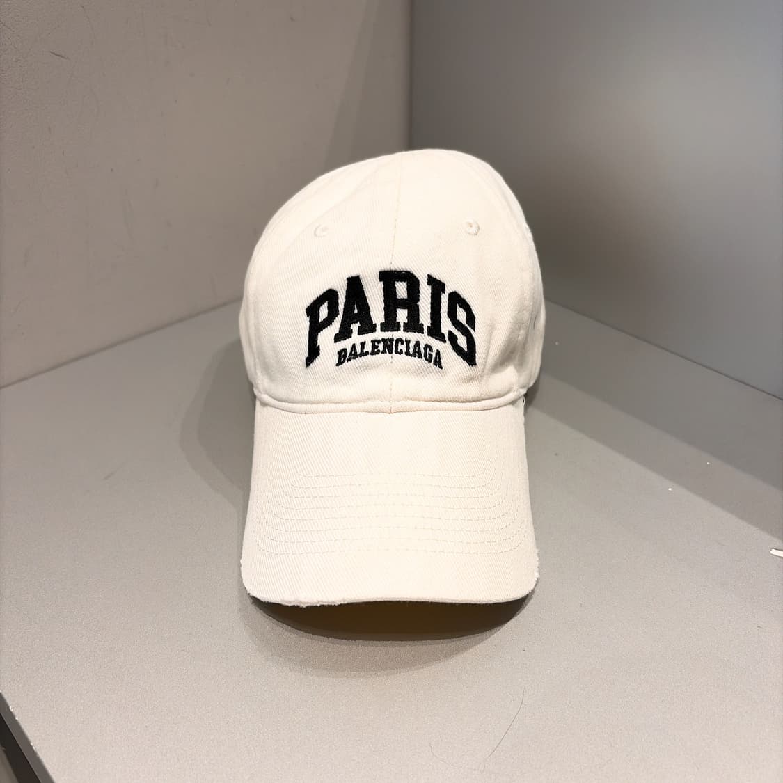(정품/새상품) BALENCIAGA 발렌시아가 여성 화이트 파리스 볼캡 상품이미지1