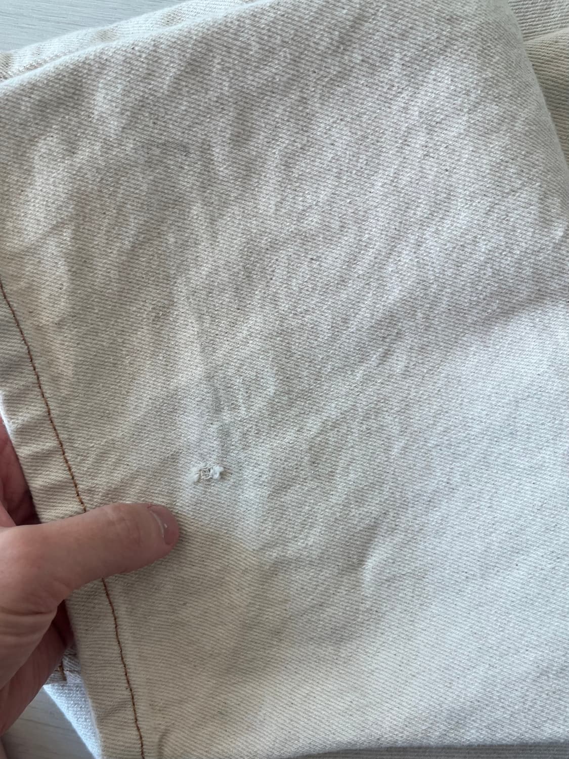 Cmmn swdn white jean 상품이미지4