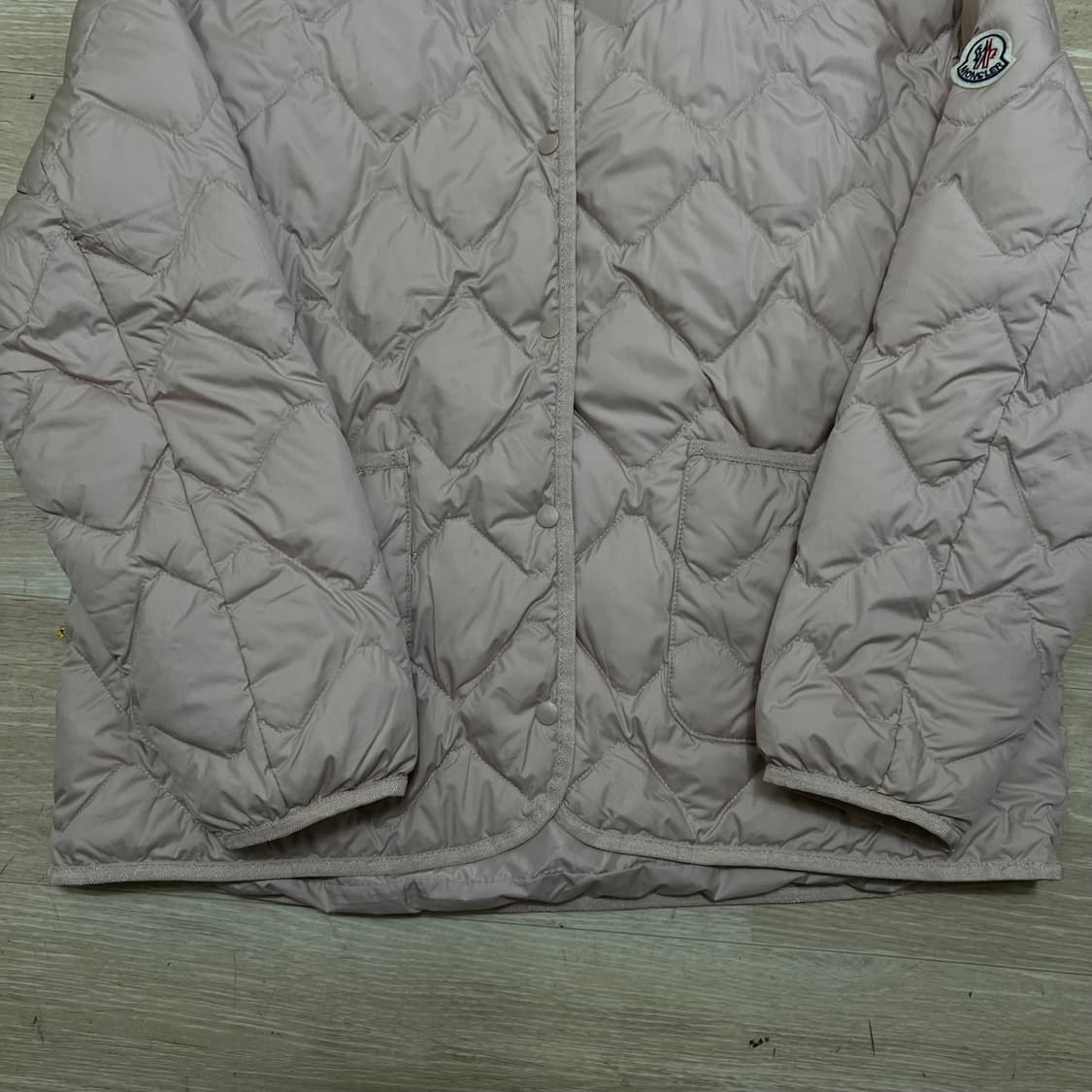 몽클레어 여성 덕다운 다이아 경량패딩 퀼팅자켓 [핑크베이지] 2사이즈 상품이미지3