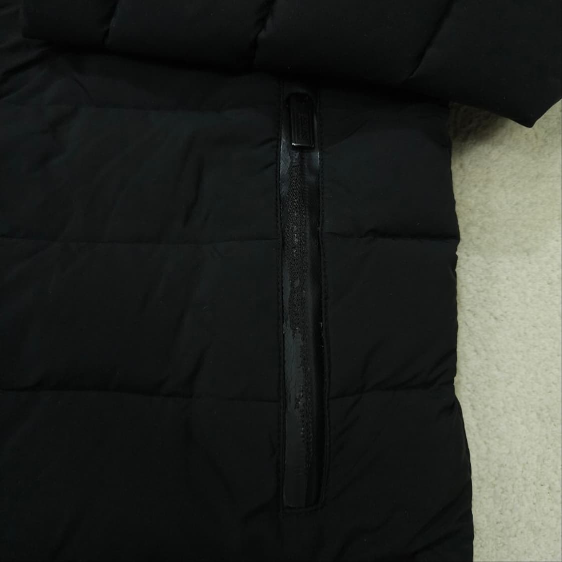 알마니꼴레지오니 경량 패딩 블랙 상품이미지7