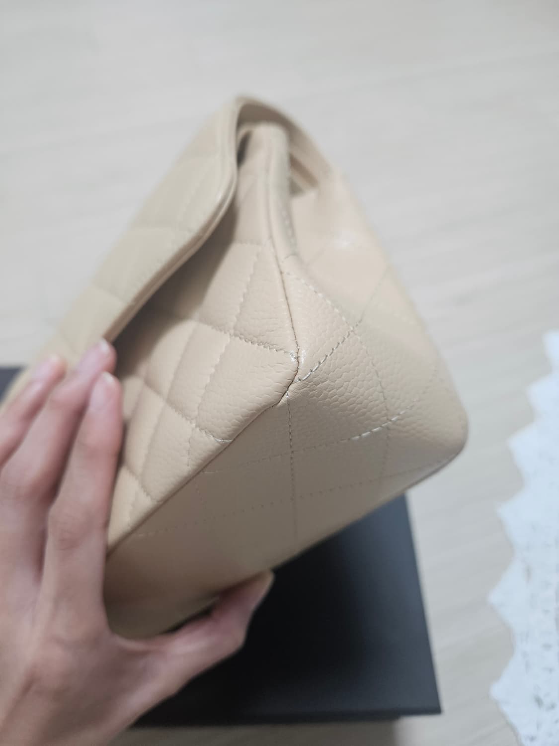 샤넬 클래식 스몰 베이지 내장칩 상품이미지4