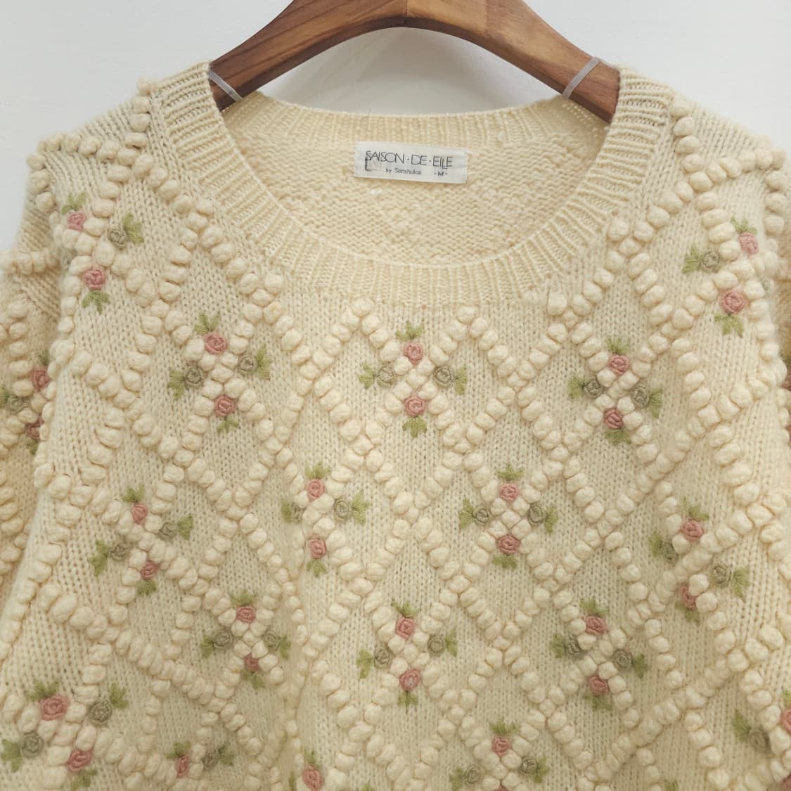 아이보리 팝콘 자수장미 니트 상품이미지3