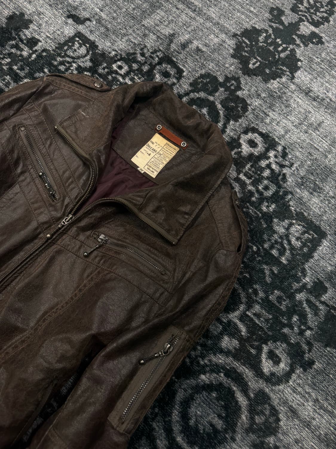 Oil cake grunge faux leather jacket 상품이미지4