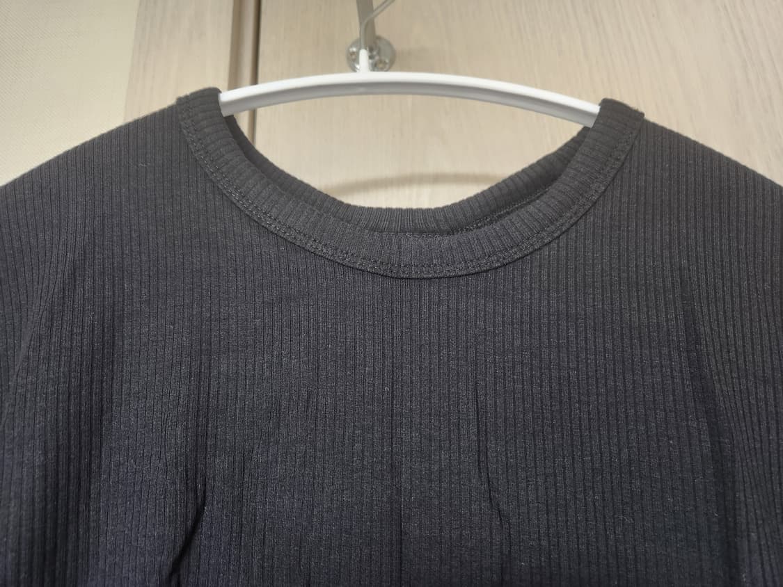 H&M 모달 골지 블랙&화이트 티셔츠 상품이미지4