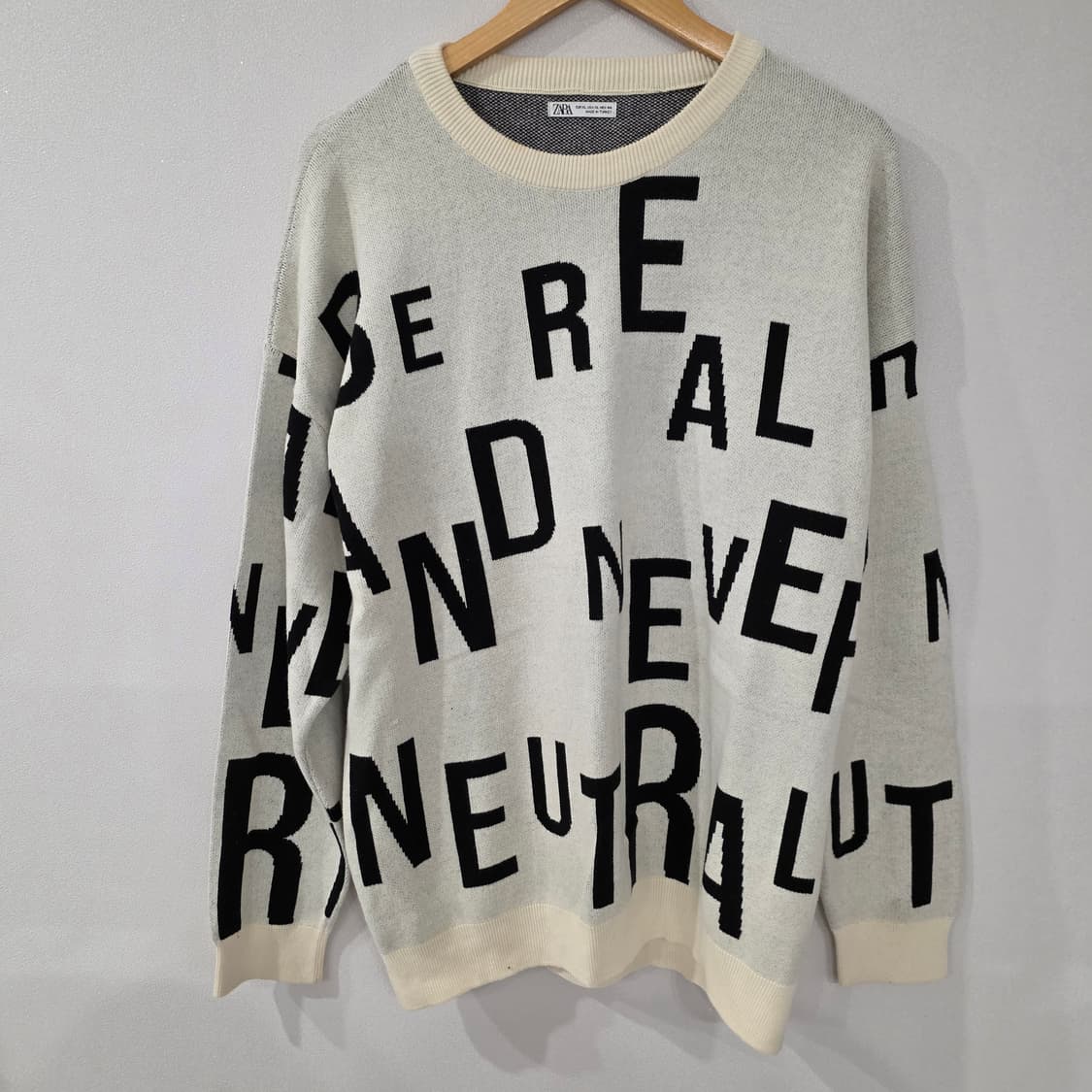 자라 레터링 니트 XL 상품이미지1