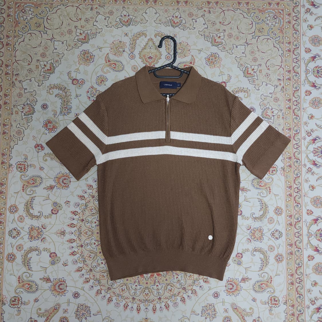 다니엘크레뮤 남성 니트 반팔카라티
100 상품이미지1