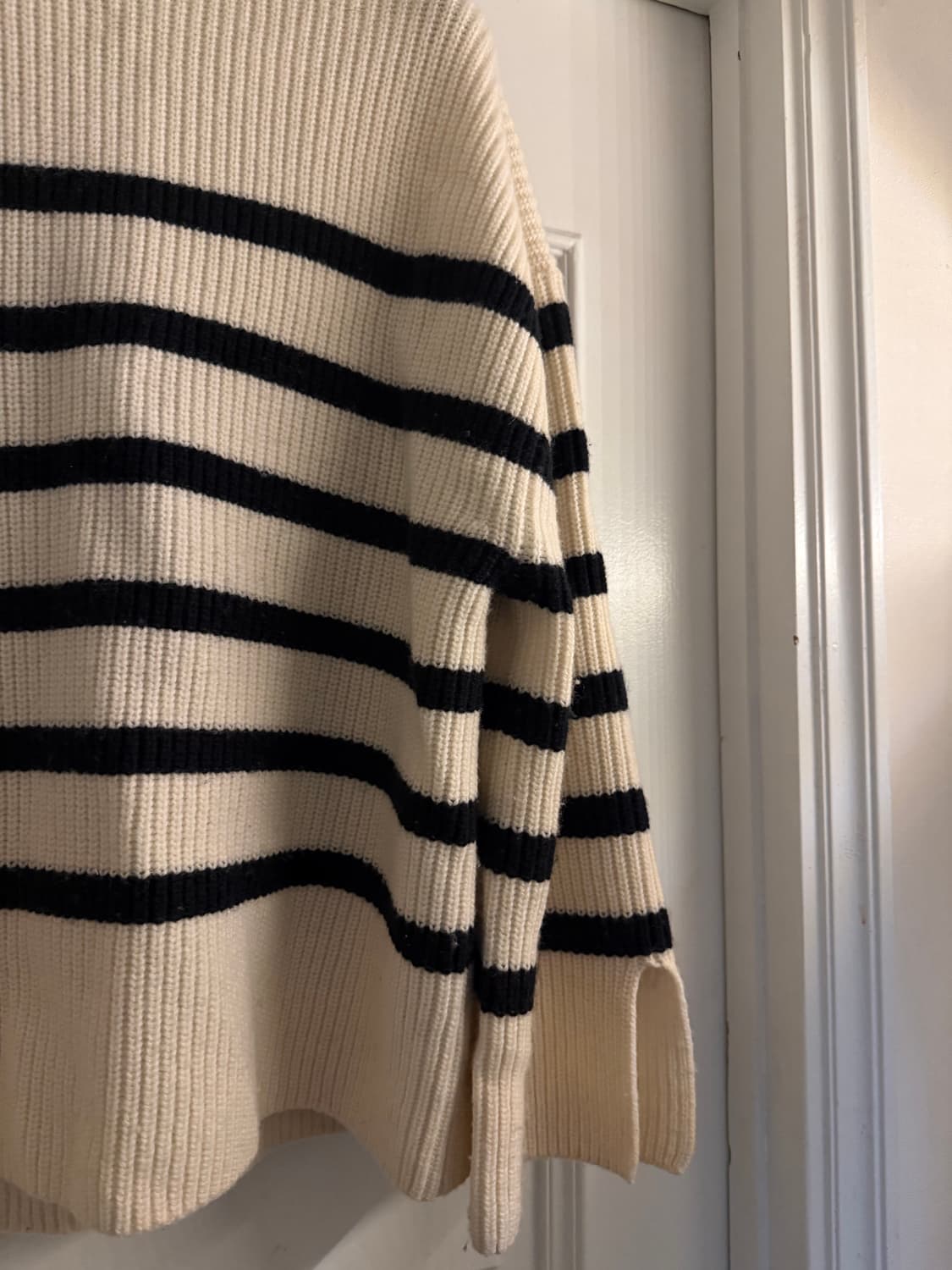 H&M 울100 스트라이프 니트 상품이미지3