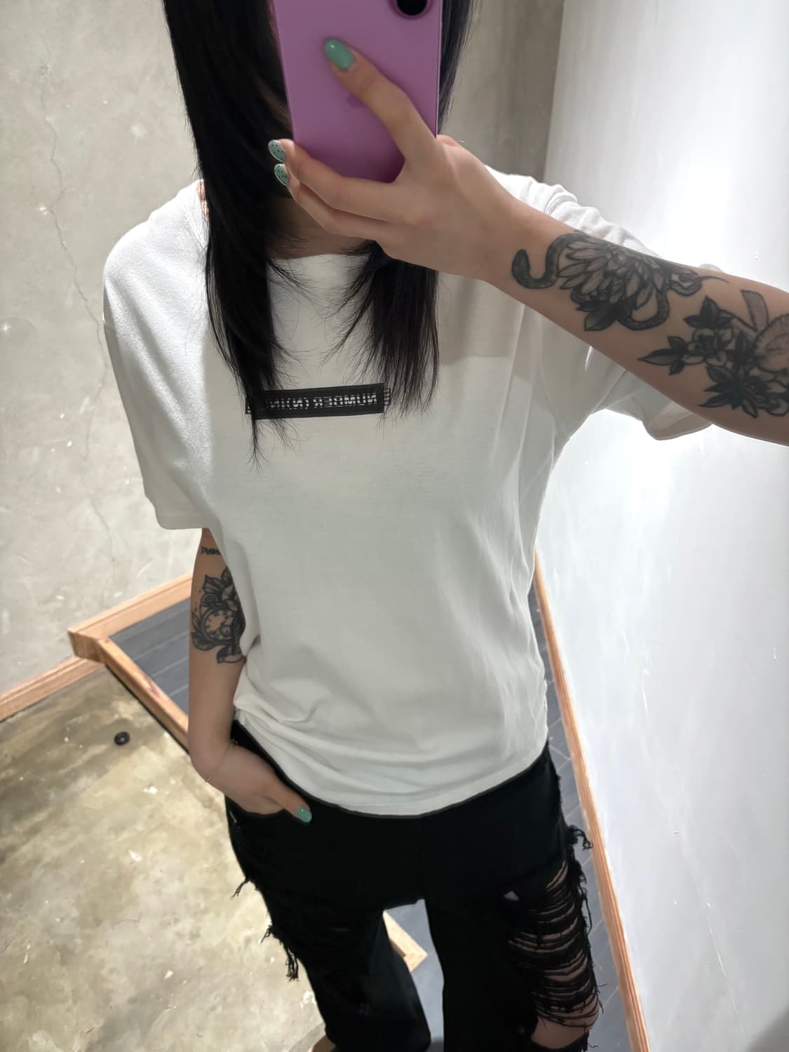 넘버나인 박스로고 티셔츠 상품이미지2