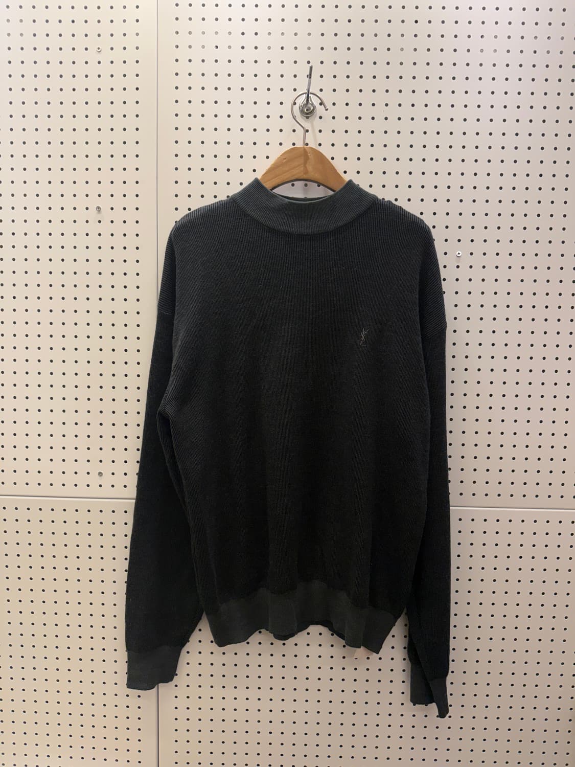 생로랑 다크그레이 미니 로고 니트 U180 상품이미지2