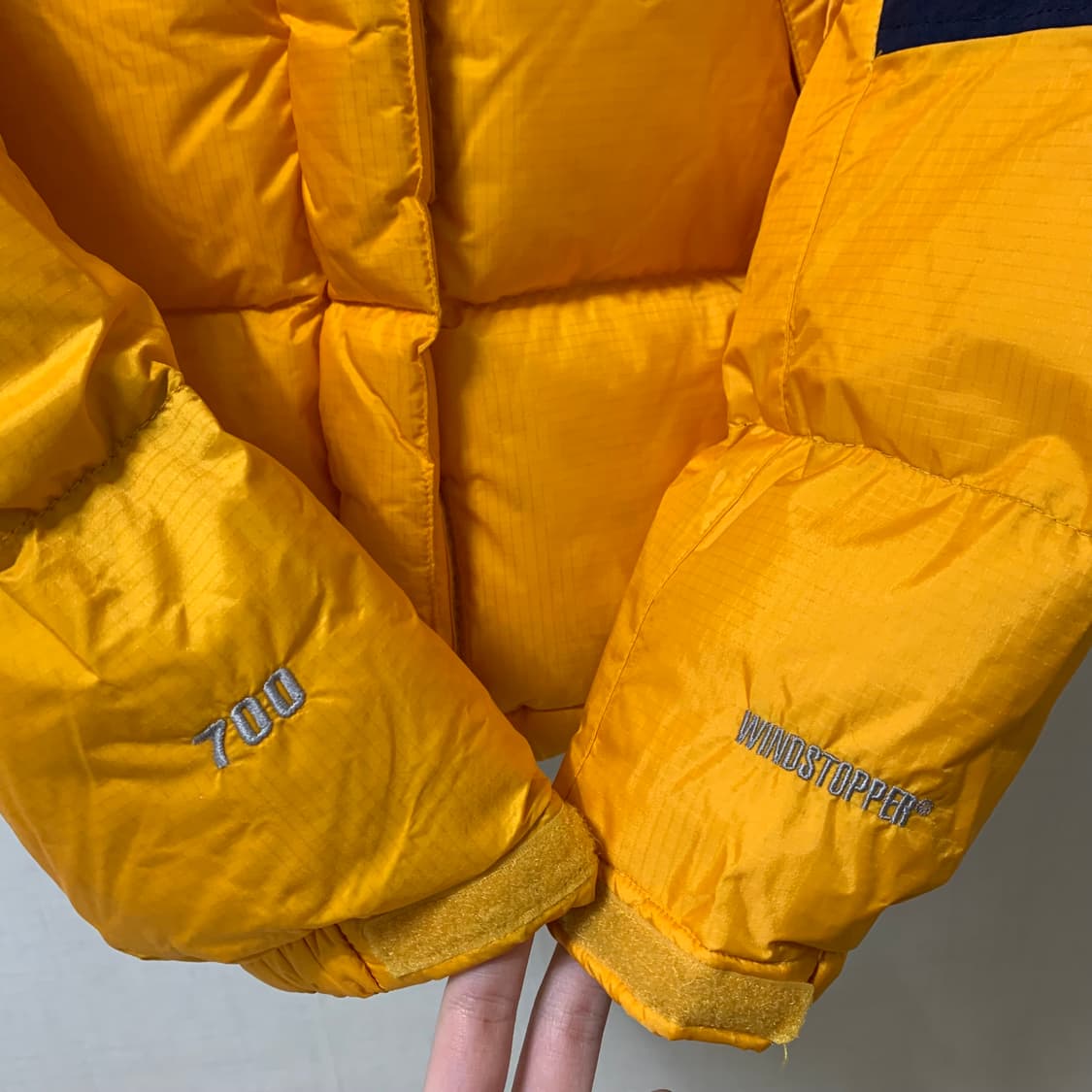 노스페이스 700 구스다운 M 거위털 써밋 패딩 옐로우 상품이미지2