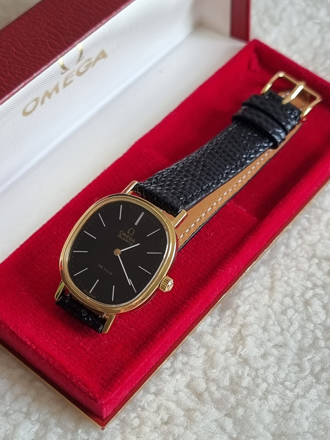 오메가 드빌 앨립스 블랙다이얼 골드 플레이트 쿼츠 남여공용 시계 상품이미지4