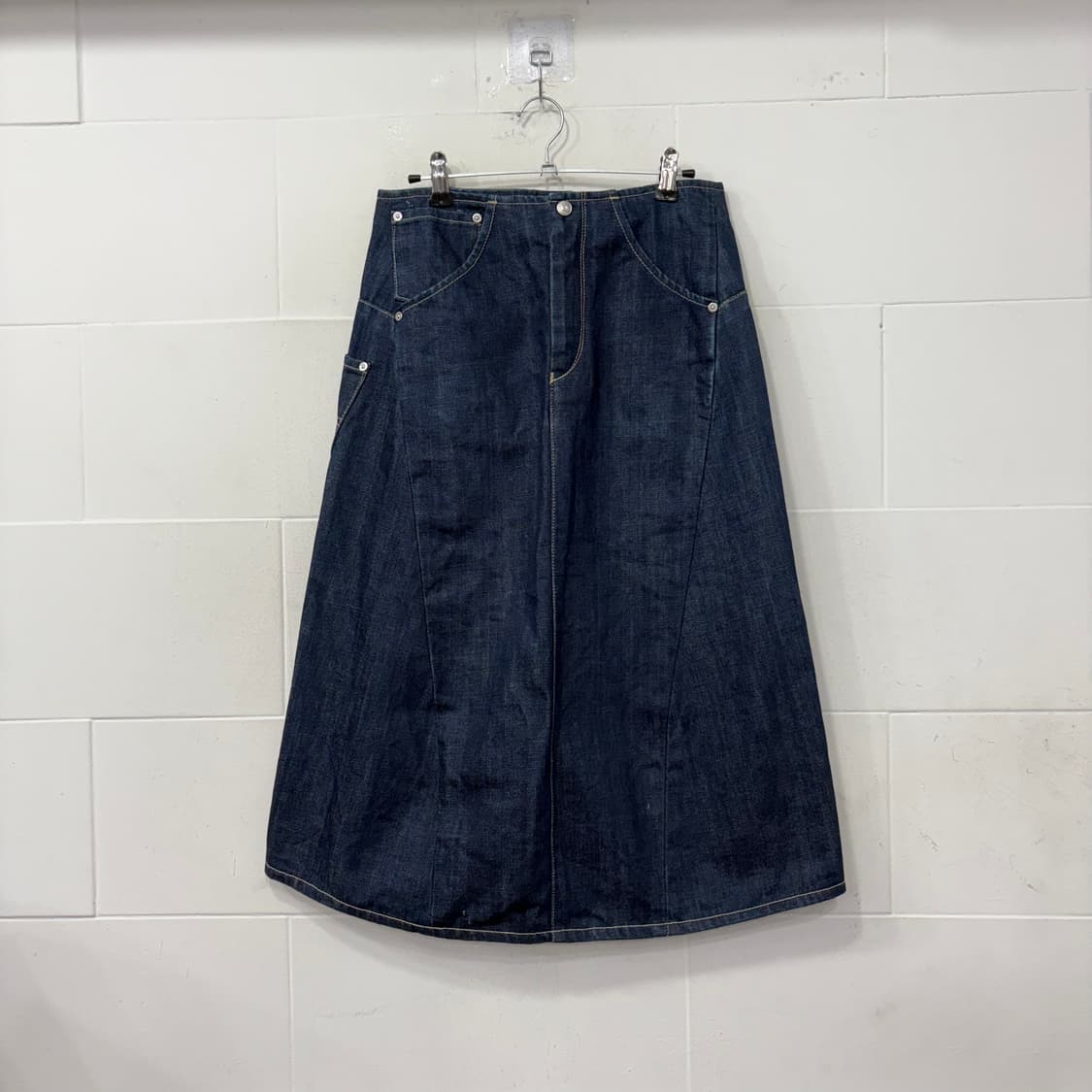 리바이스 엔지니어드 데님 롱 스커트 상품이미지1