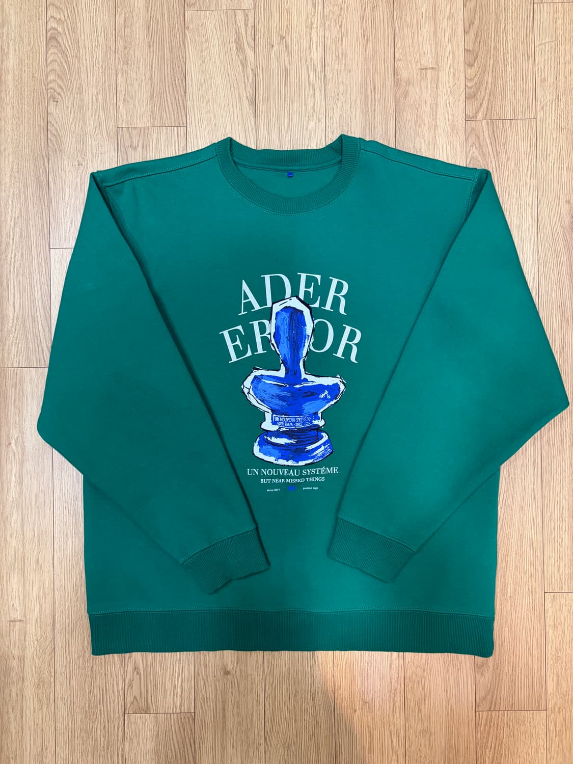 아더에러 트로피로고 맨투맨 A1사이즈 상품이미지1