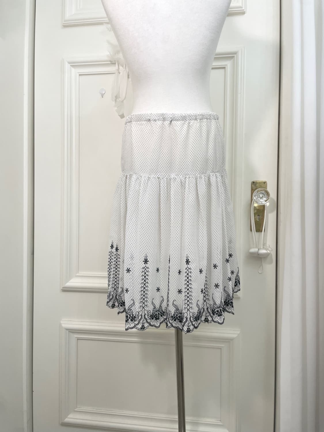 white dot embroidery point midi skirt 상품이미지4