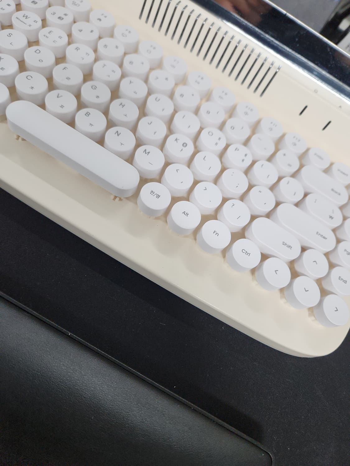 # 레트로 미니블루투스 타자기 형 키보드B303 텐키리스 키보드 급처 상품이미지8