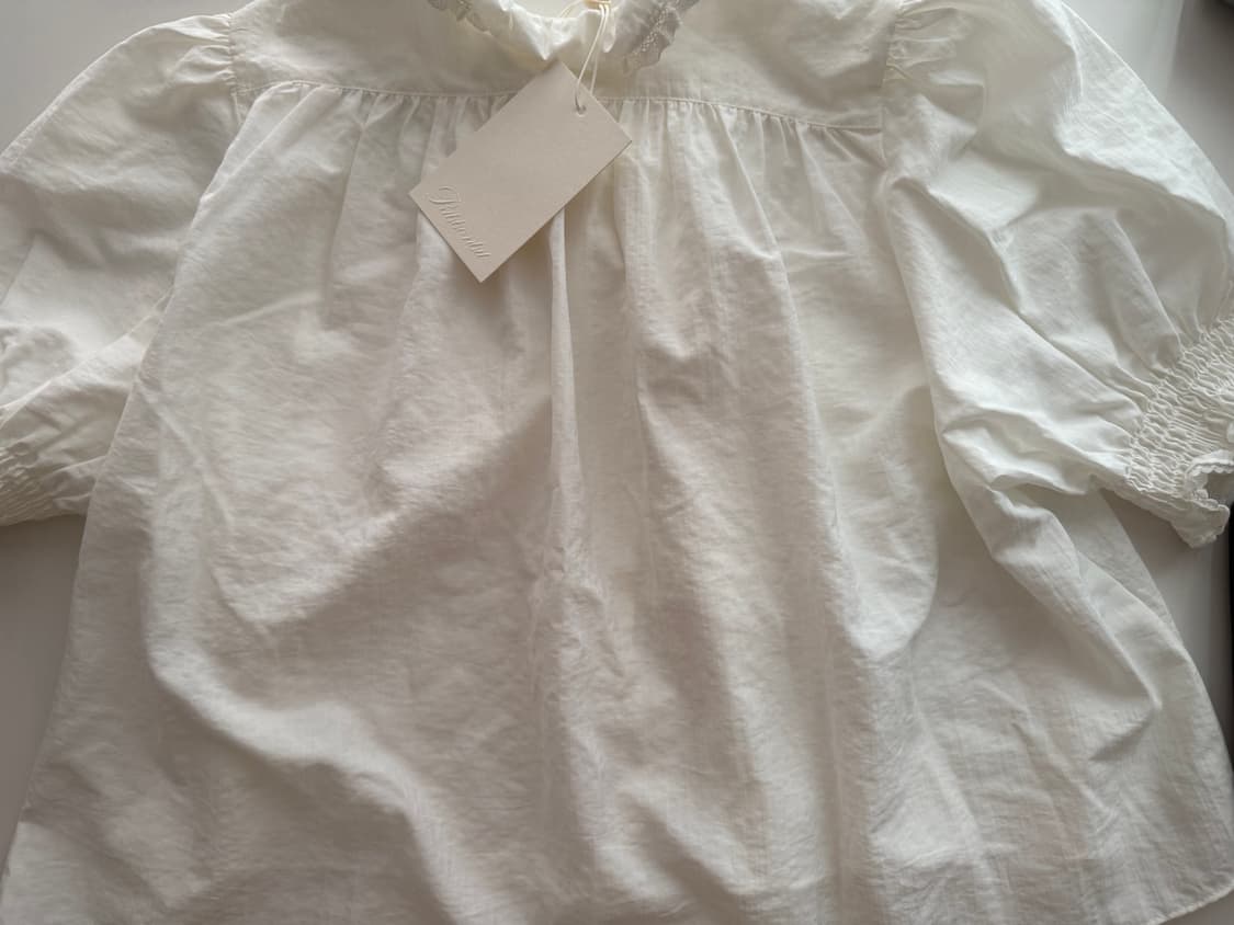 리본빛 rosie ruffle blouse 상품이미지2