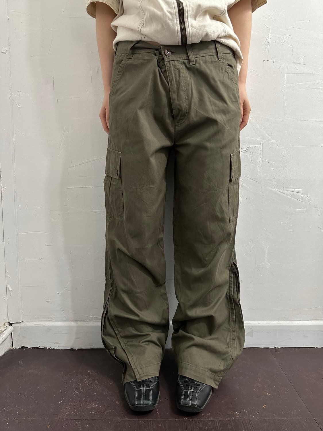 human woman khaki cargo pants 상품이미지1