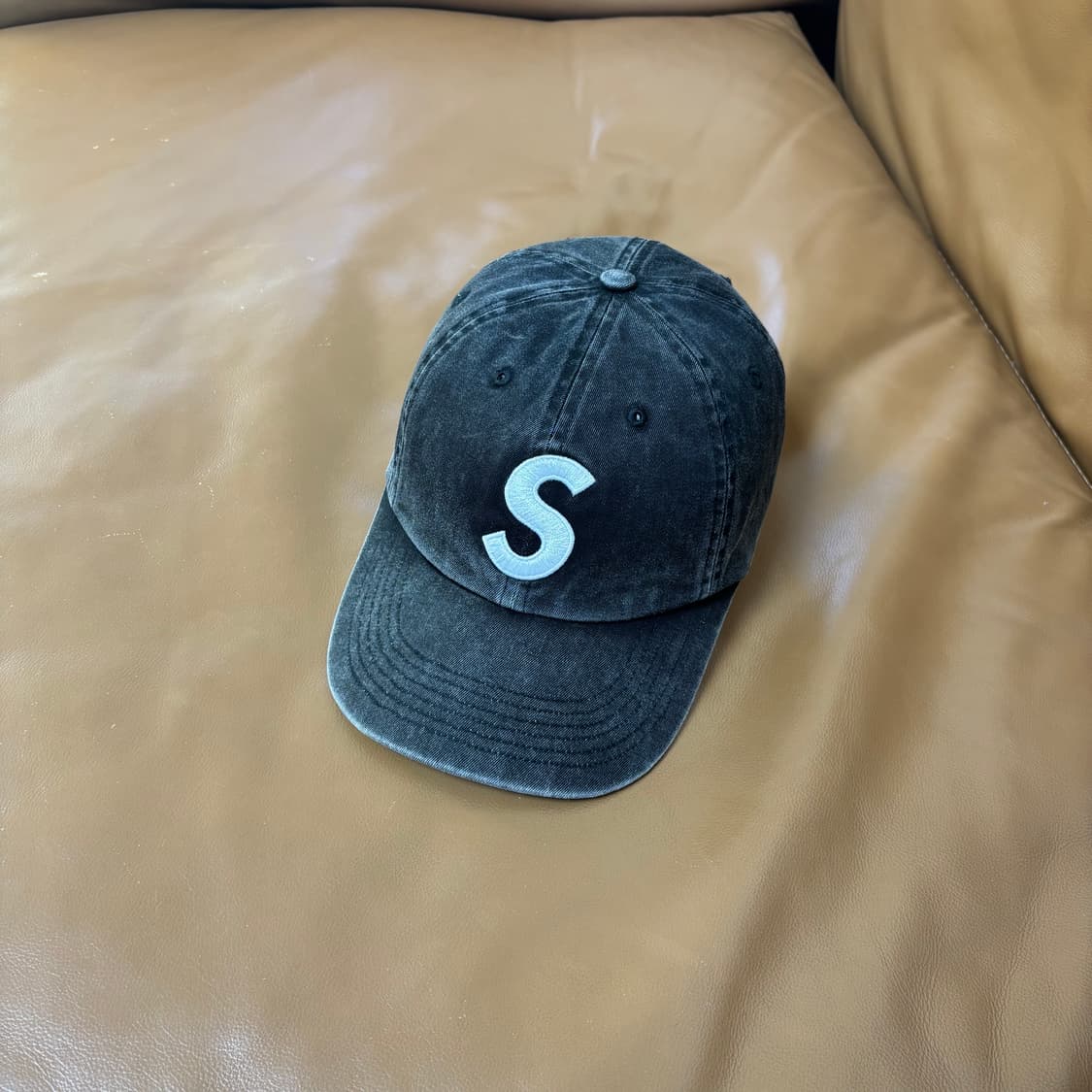 슈프림 S로고 볼캡 모자 20SS 피그먼트 블랙 상품이미지1