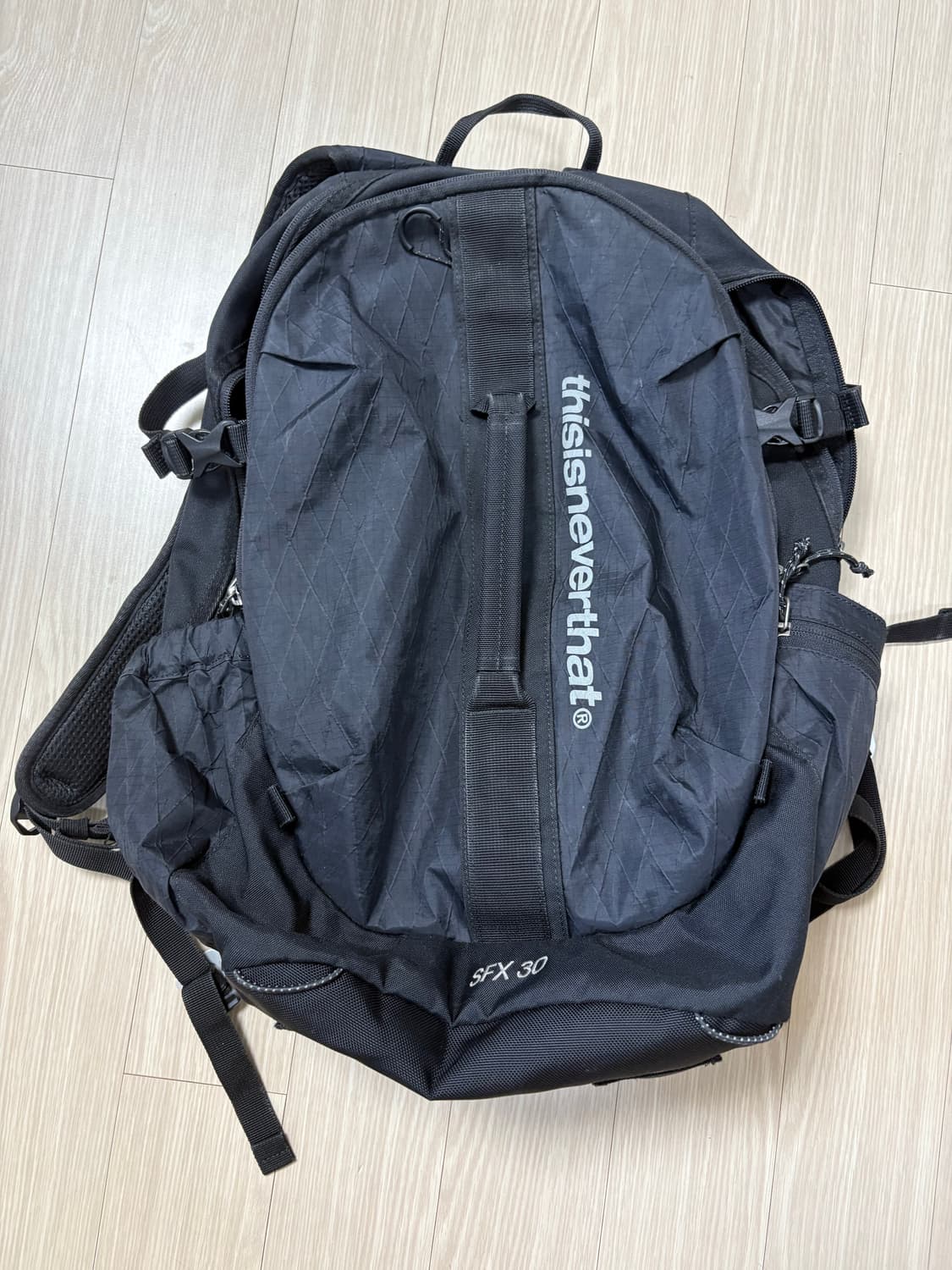 디스이즈네버댓 백팩 SFX 30 Backpack Black 상품이미지1