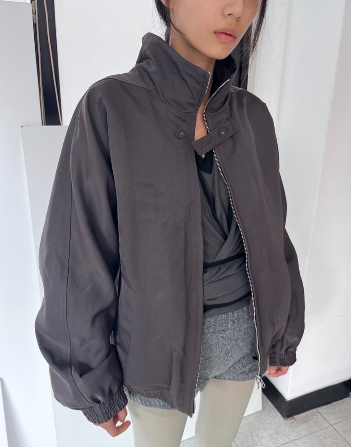 Wingbone pintuck bomber jacket 구해요 상품이미지1